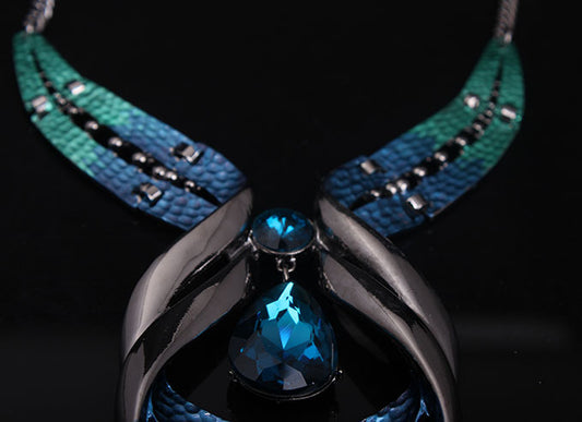Crystal Gemstone Short Clavicle Necklace by CJ with teal-blue gradient beads and blue crystal pendant