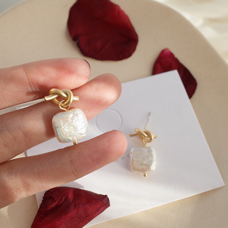 Natural pearl earrings by edenista
