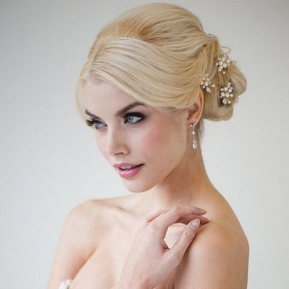 Headdress Pearl Hairpin wedding ornament with pearl flower clusters for bridal hairstyle.