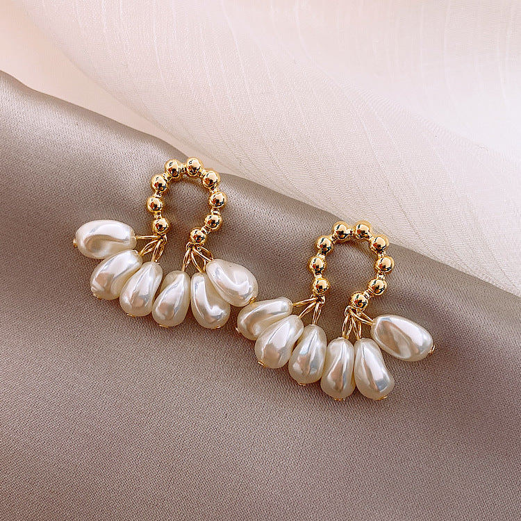 Female Baroque Pearl Earrings by edenista