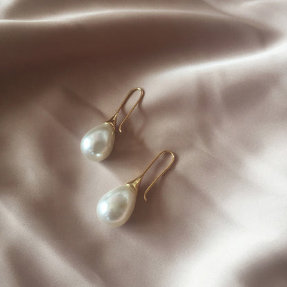 Waterdrop pearl simple personality earrings by edenista