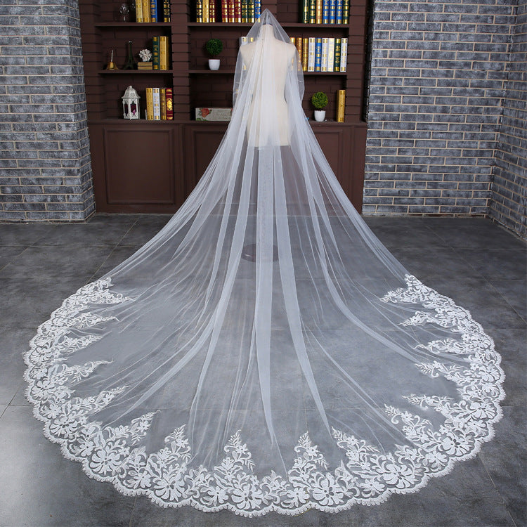 Bridal veil lace 3m long tail veil in white with floral lace edge