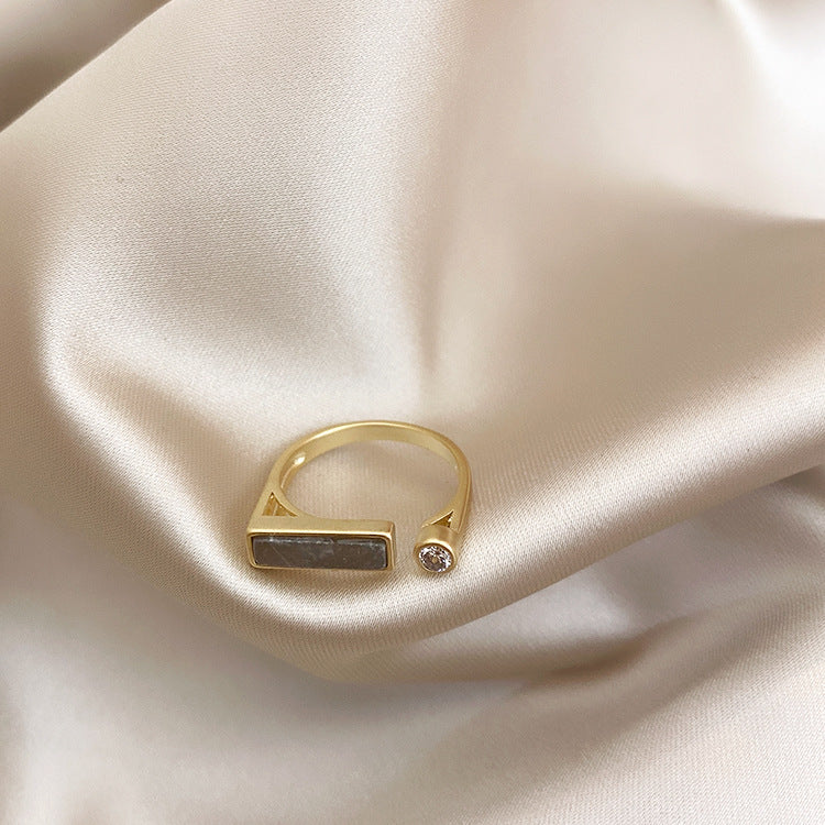 Vintage niche design zircon marble ring by edenista