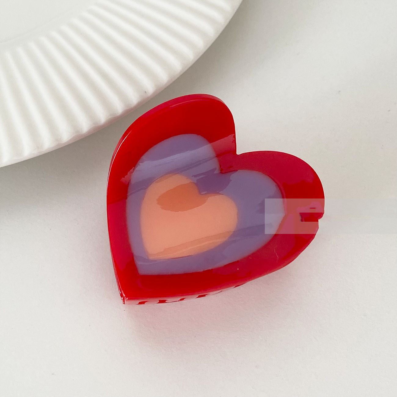 Niche Design Retro Stitching Love Acetate Gripper by edenista