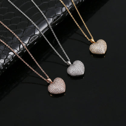 Necklaces were studded with hearts by edenista