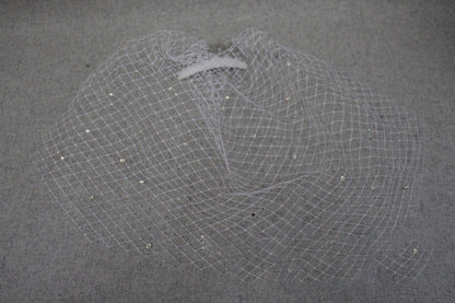 Bridal veil with rhinestone large-hole mesh, hand-sewn hair comb, white.