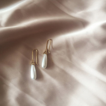 Waterdrop pearl simple personality earrings by edenista
