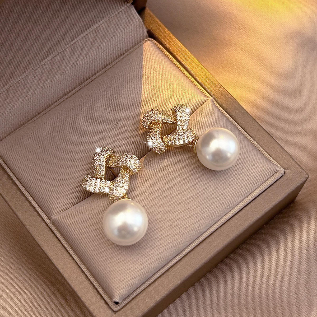 New Diamond Pearl Irregular Earrings New Luxury Personality Drop Design by edenista