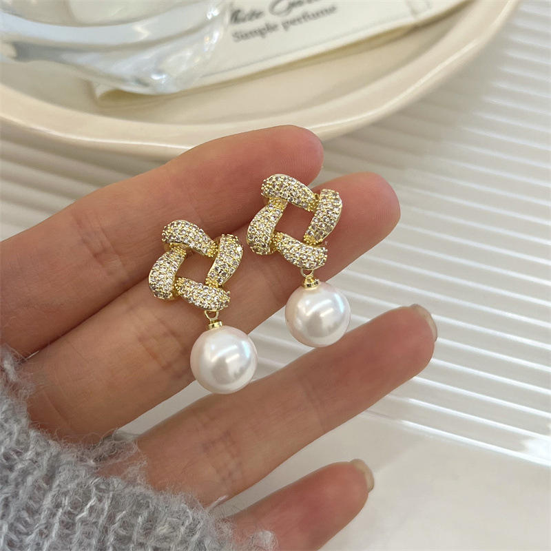 New Diamond Pearl Irregular Earrings New Luxury Personality Drop Design by edenista