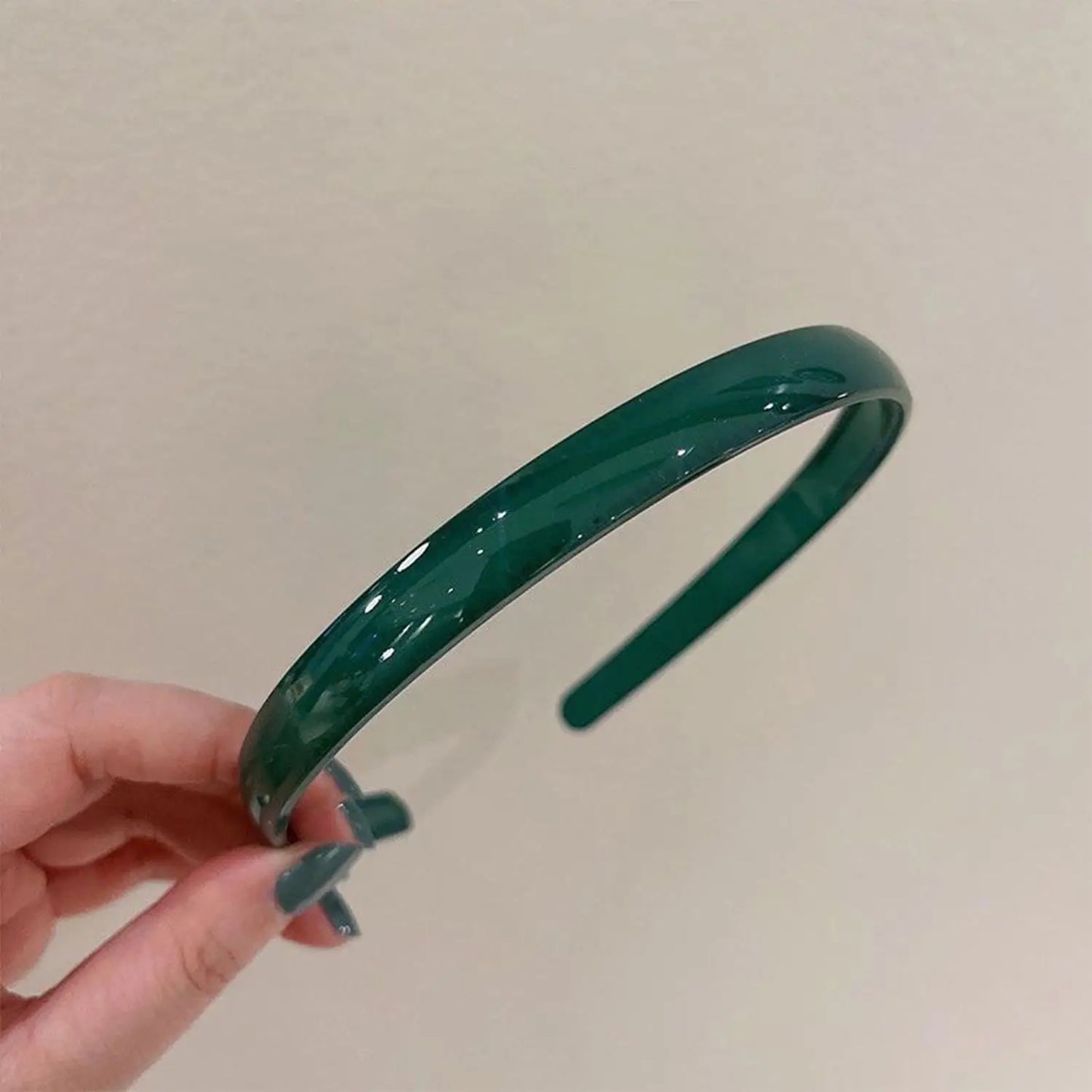 Plastic Translucent Toothed Headband – Non-Slip Candy Color Hair Hoop for Women & Girls