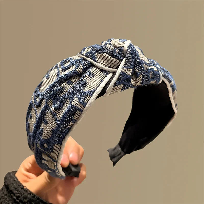 Edenista headband, blue and beige patterned fabric with knot, retro outdoor hair accessory