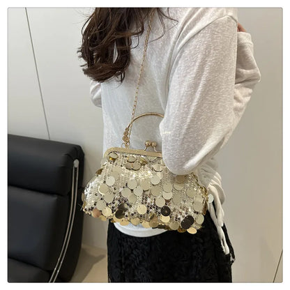 Sequined evening shoulder bag Edenista gold-tone with chain strap.