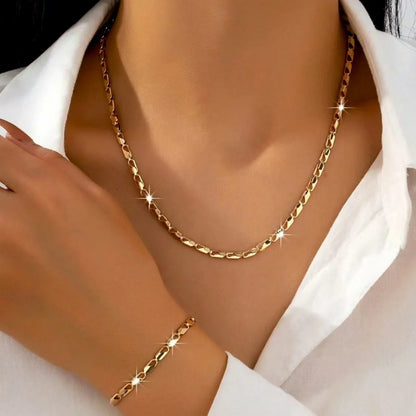 A Set of Sexy and Luxurious Women's Necklace and Bracelet by edenista