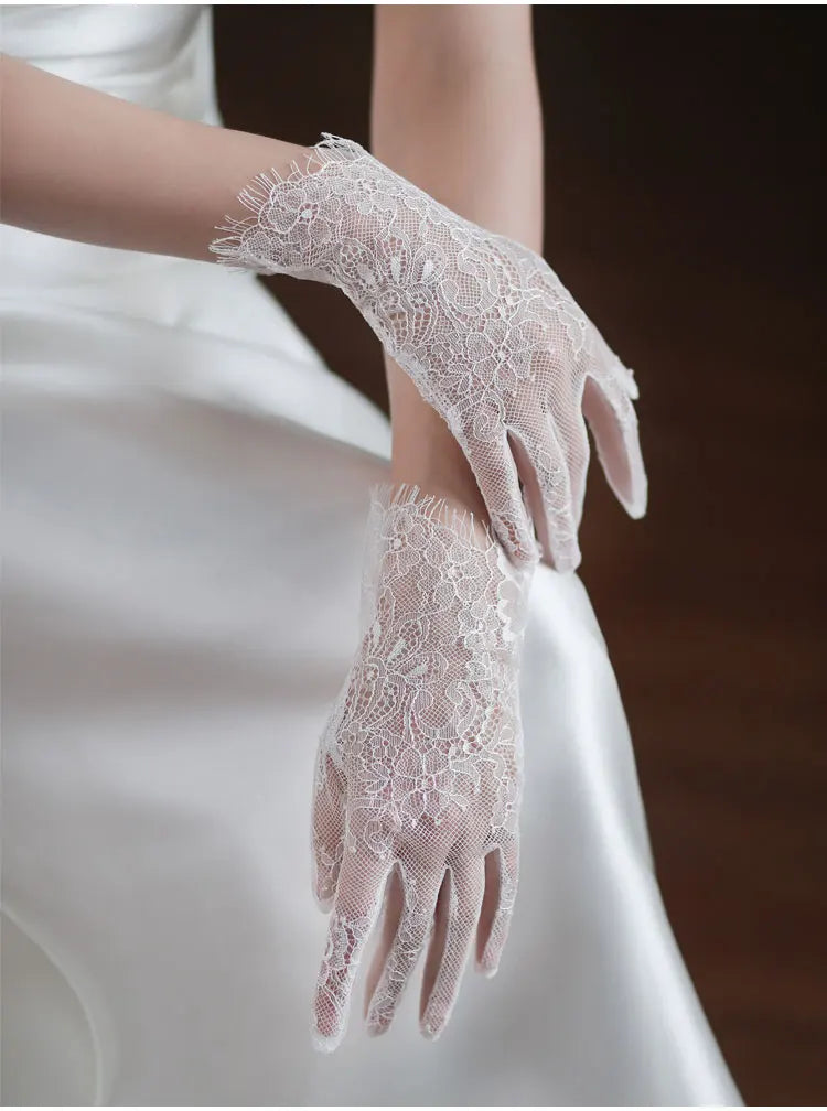 Eyelash Lace Wrist Bridal Gloves Short