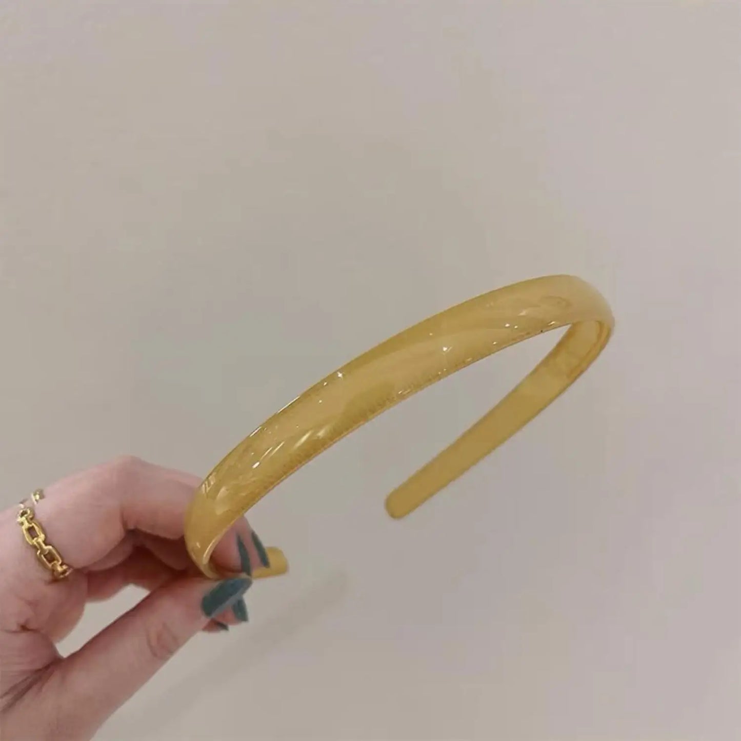 Plastic Translucent Toothed Headband – Non-Slip Candy Color Hair Hoop for Women & Girls