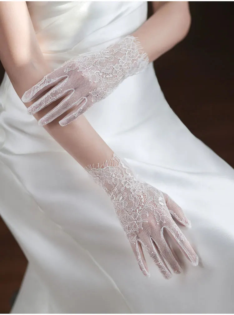 Eyelash Lace Wrist Bridal Gloves Short