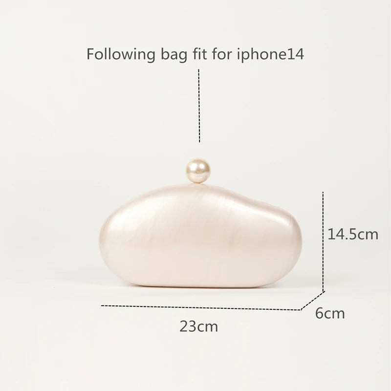 Edenista shell clutch bag in ivory pearl acrylic with pearl clasp, 23x14.5x6 cm, evening purse.