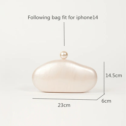 Edenista shell clutch bag in ivory pearl acrylic with pearl clasp, 23x14.5x6 cm, evening purse.
