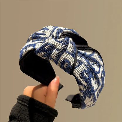 Edenista headband with blue and white patterned fabric, cowboy color retro style, versatile outdoor headwear