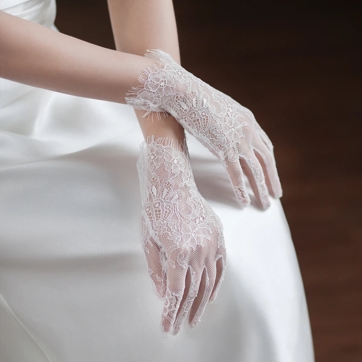 Eyelash Lace Wrist Bridal Gloves Short