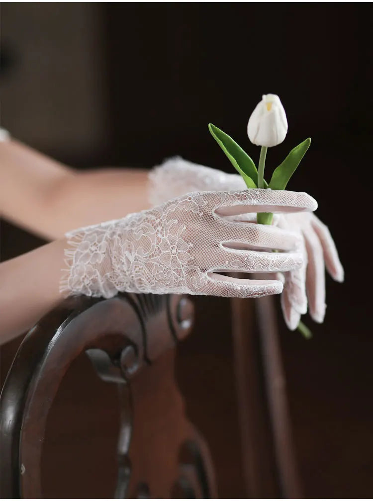 Eyelash Lace Wrist Bridal Gloves Short