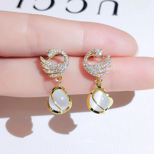 Swan Eye Stone Stud Earrings for Women – Fashion