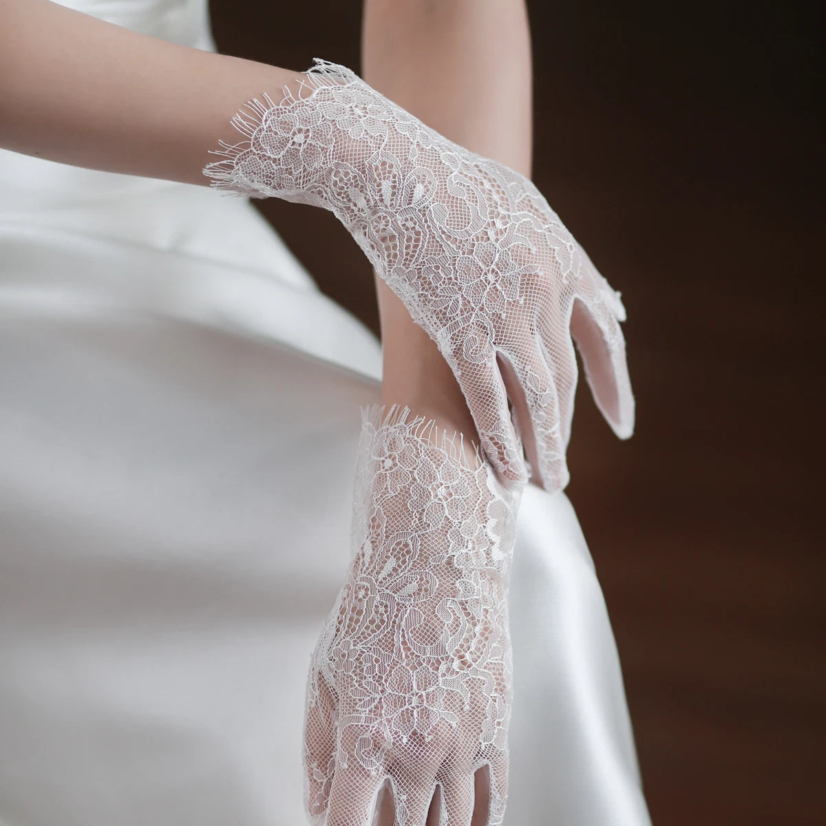 Eyelash Lace Wrist Bridal Gloves Short
