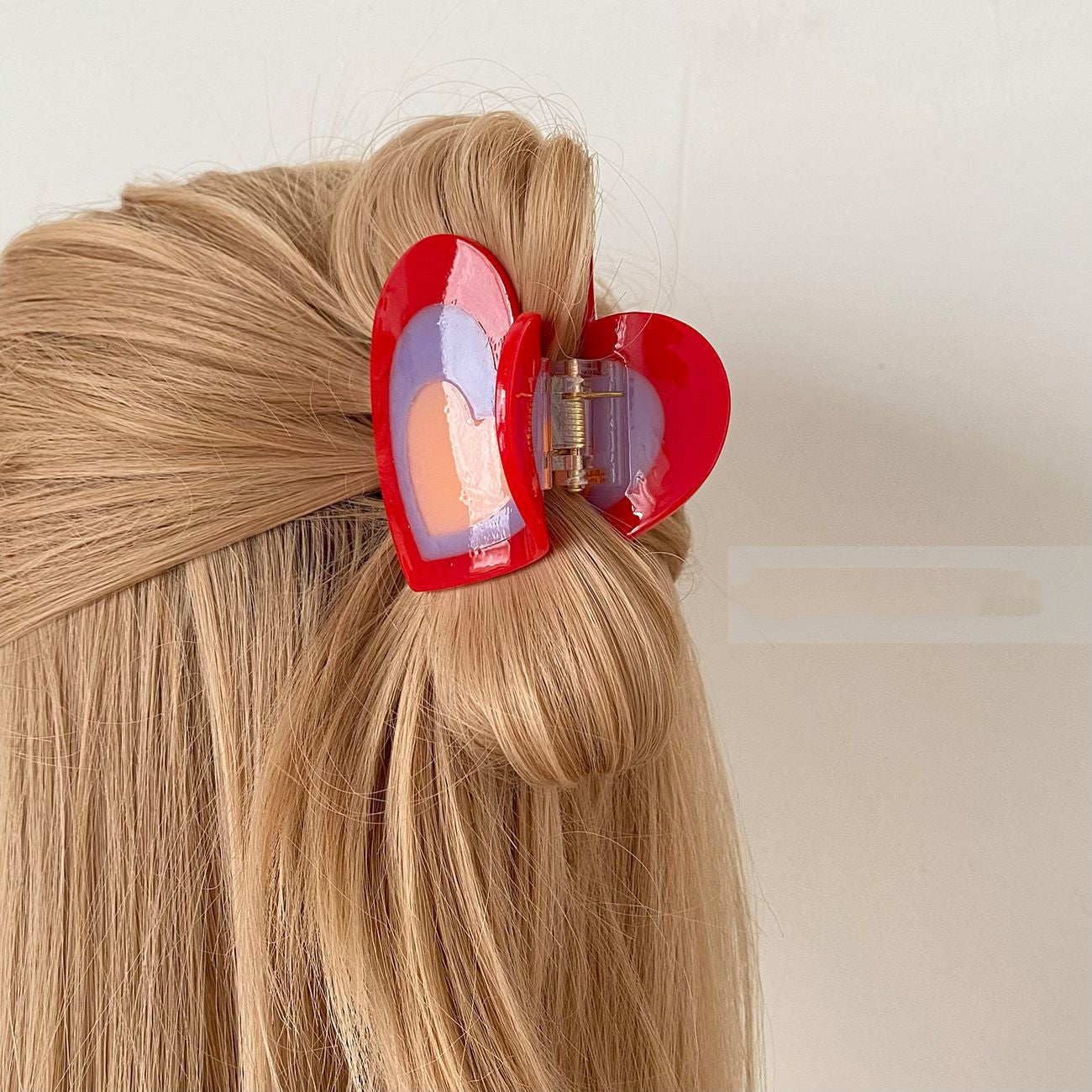 Niche Design Retro Stitching Love Acetate Gripper by edenista